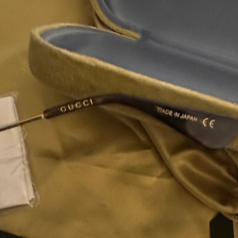 Gucci Men's Black and Gold Sunglasses - Picture 2 of 5